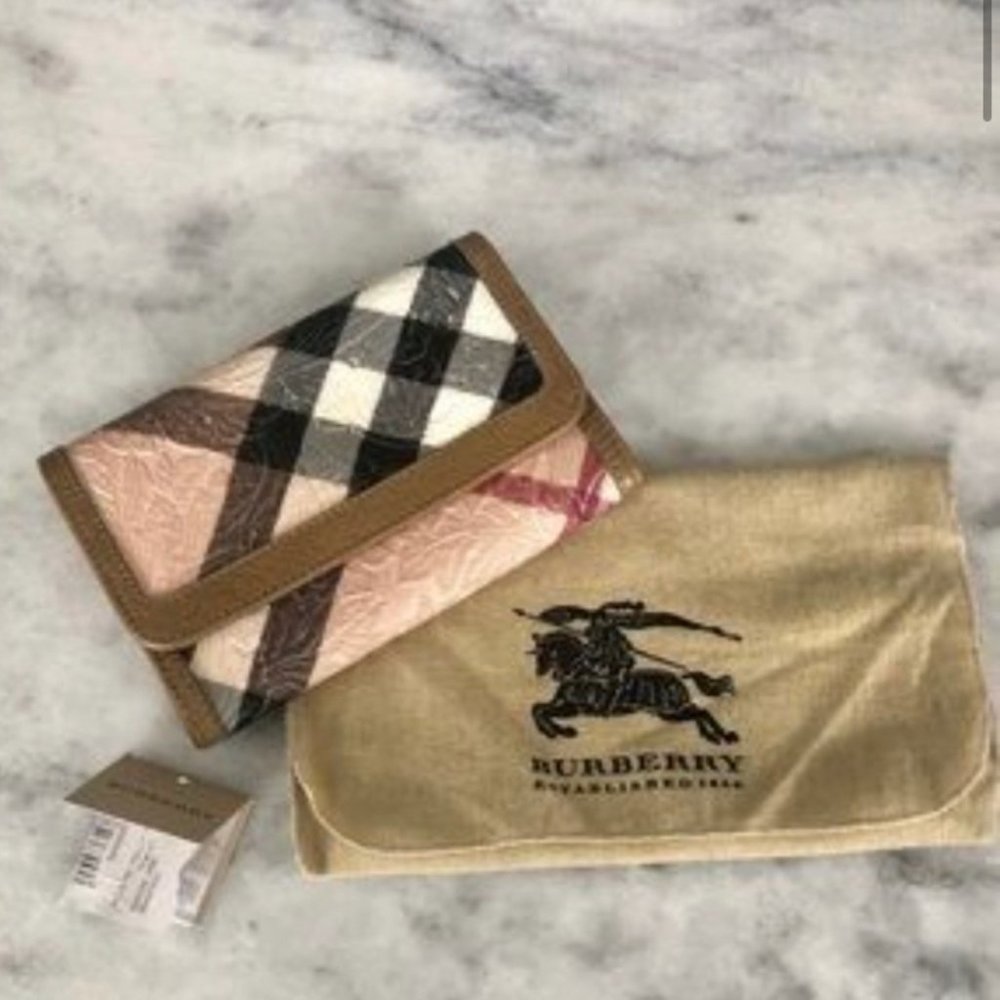 Burberry Nova Check Textured Wallet